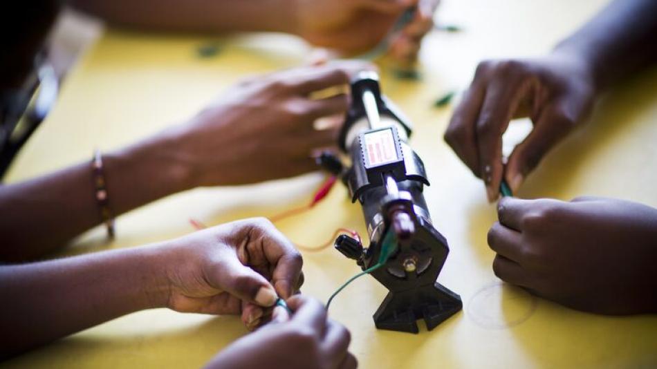 Experiment on an electrical component